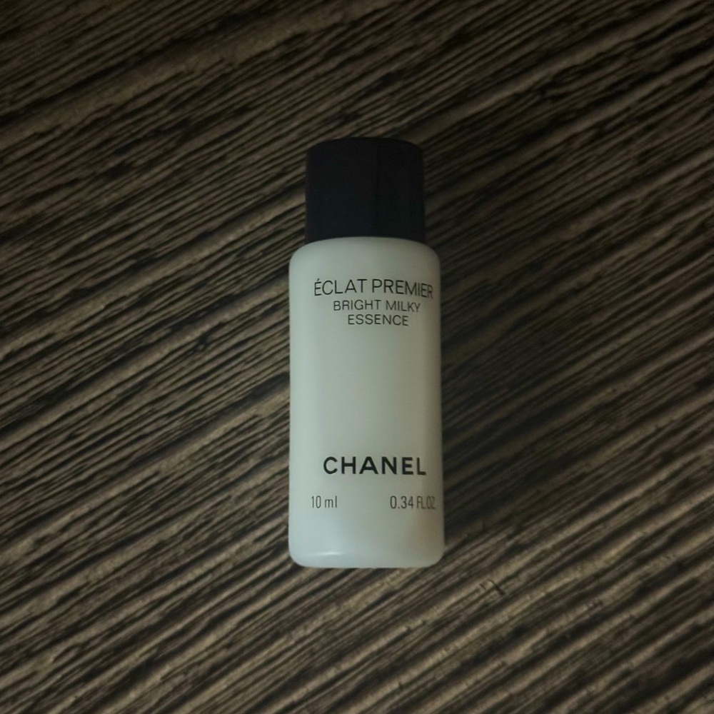 Chanel Bright Milky Essence 10ml